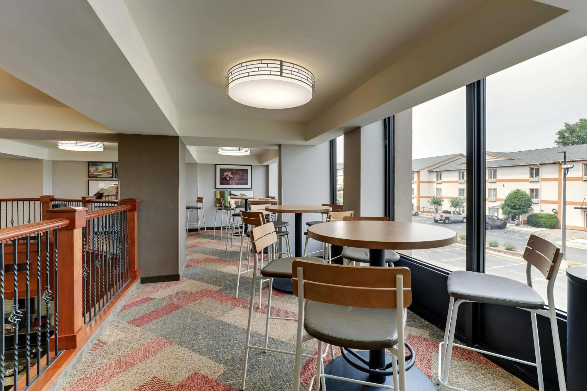 Drury Inn & Suites Birmingham Lakeshore Drive Buitenkant foto