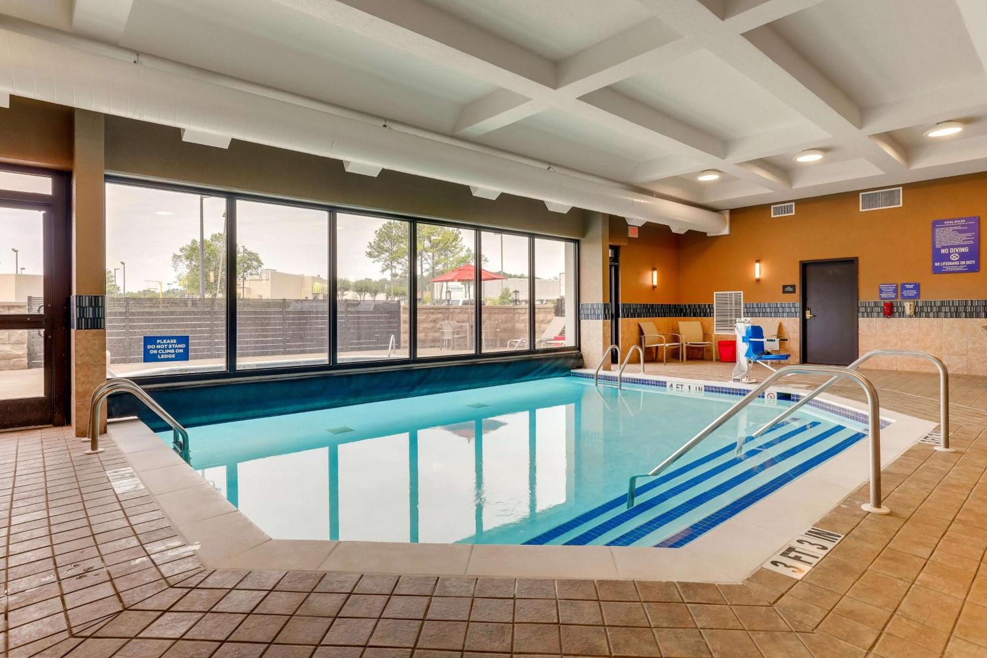 Drury Inn & Suites Birmingham Lakeshore Drive Buitenkant foto