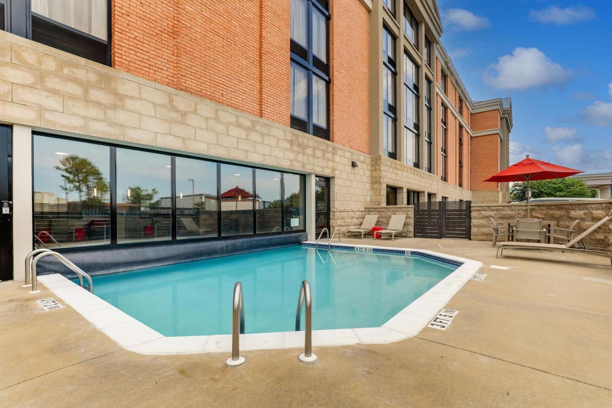 Drury Inn & Suites Birmingham Lakeshore Drive Buitenkant foto