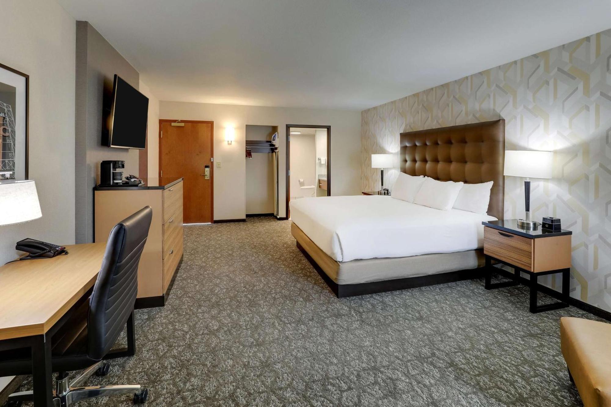 Drury Inn & Suites Birmingham Lakeshore Drive Buitenkant foto