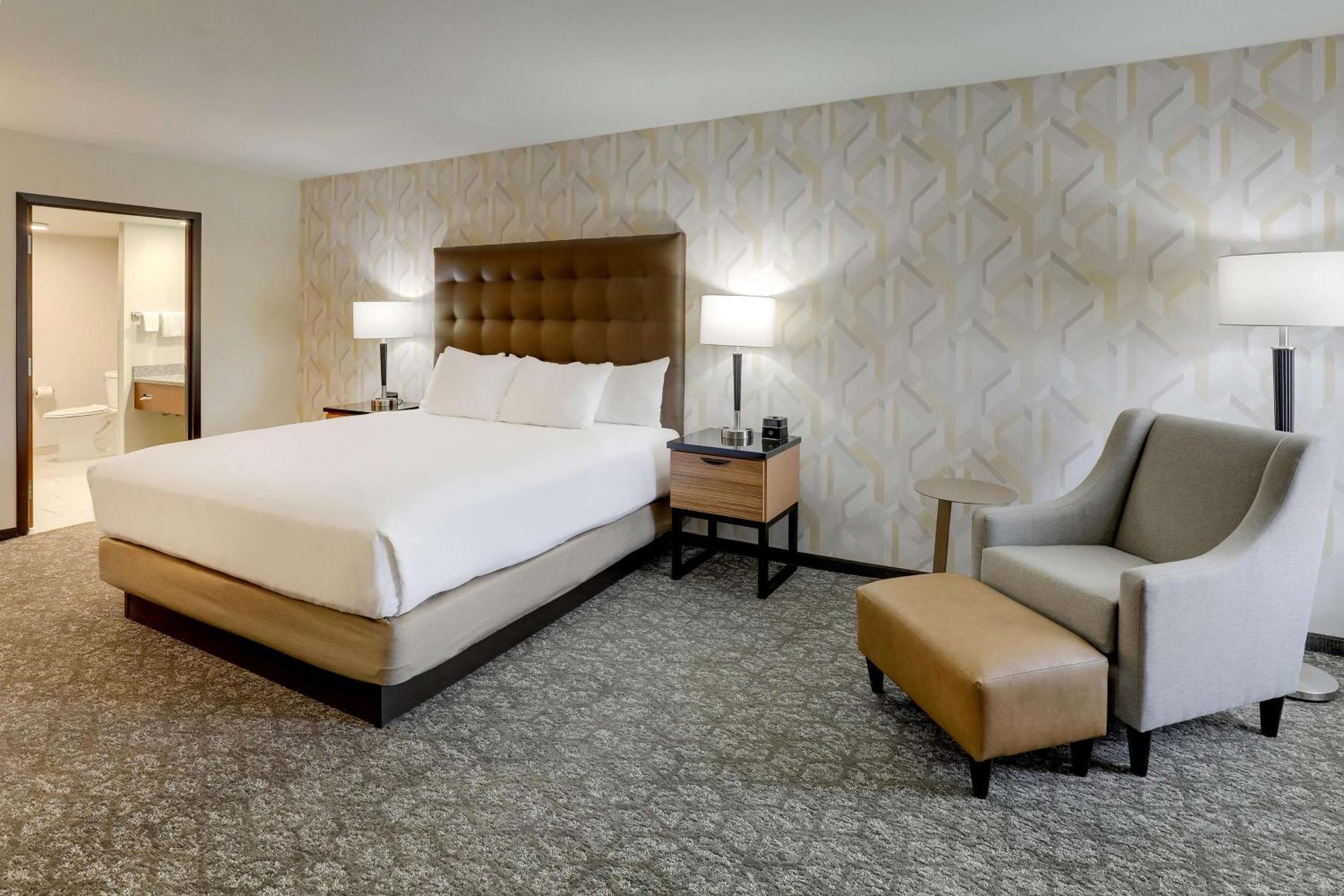 Drury Inn & Suites Birmingham Lakeshore Drive Buitenkant foto