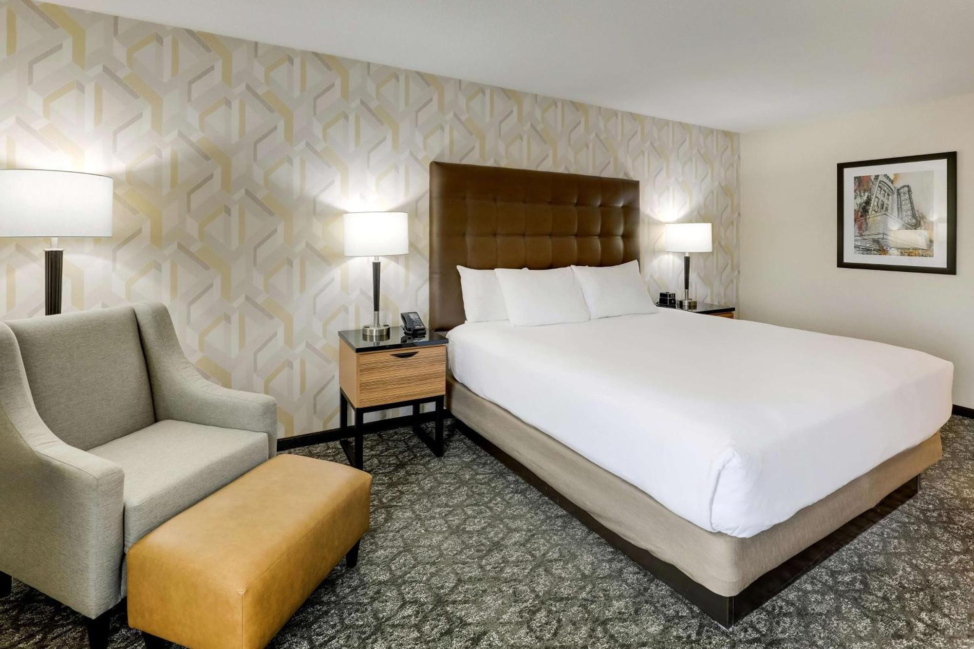 Drury Inn & Suites Birmingham Lakeshore Drive Buitenkant foto