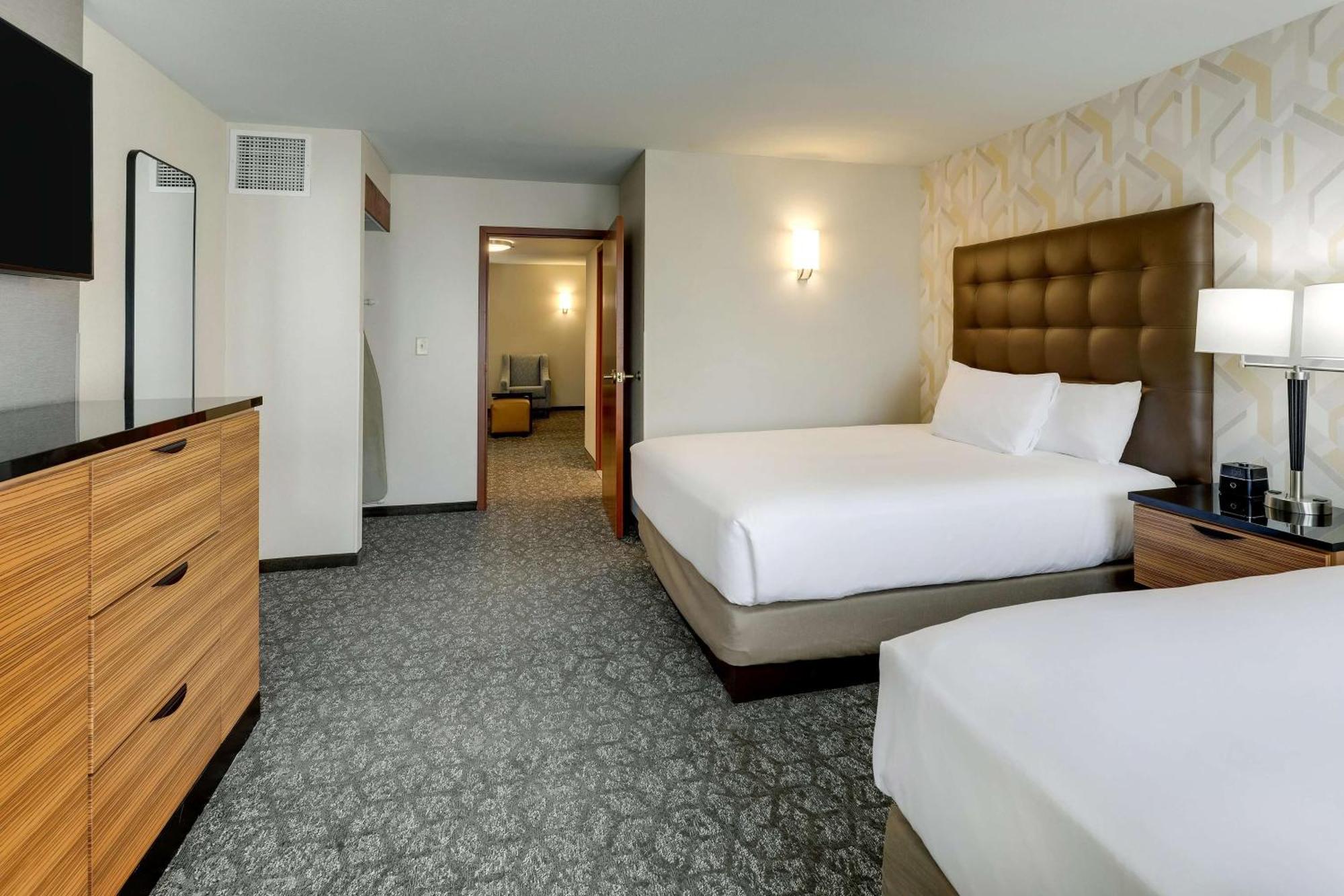 Drury Inn & Suites Birmingham Lakeshore Drive Buitenkant foto