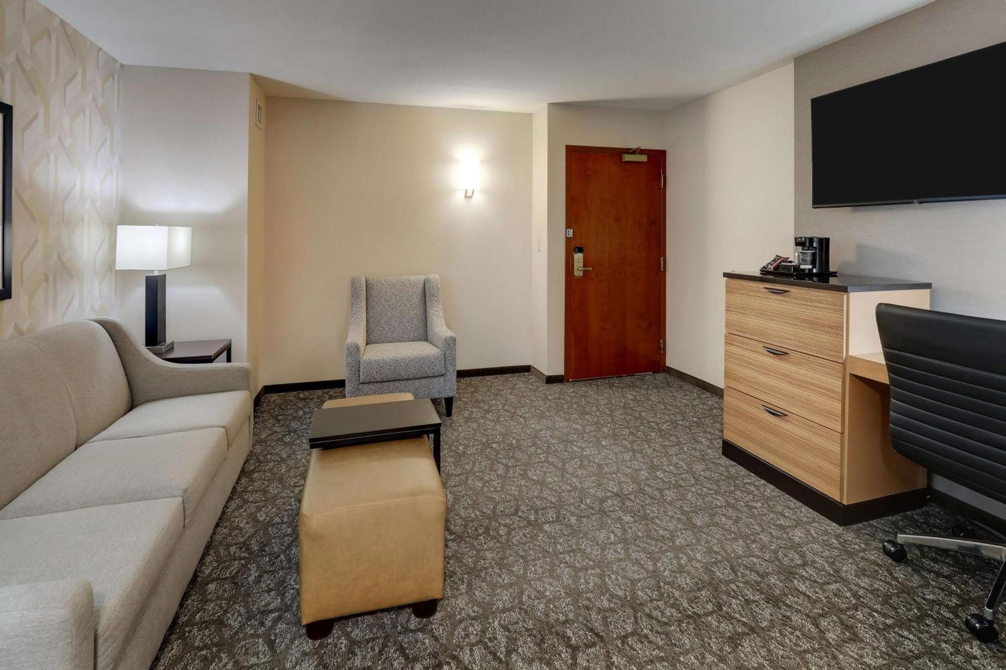 Drury Inn & Suites Birmingham Lakeshore Drive Buitenkant foto