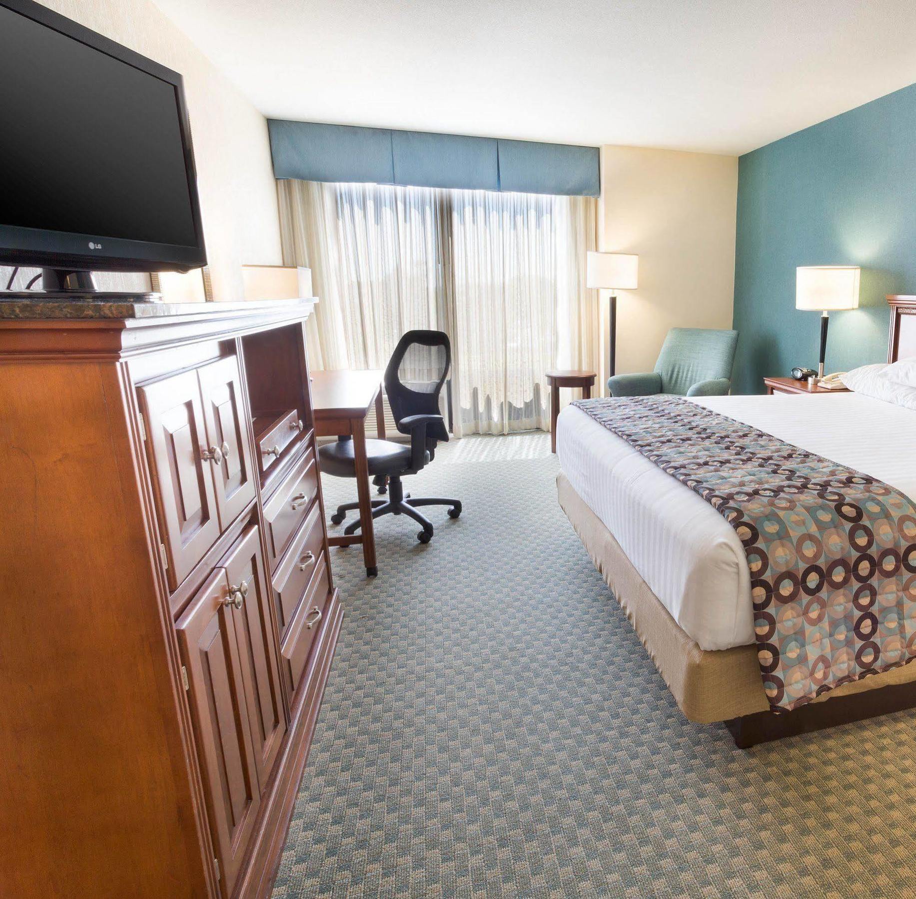 Drury Inn & Suites Birmingham Lakeshore Drive Buitenkant foto