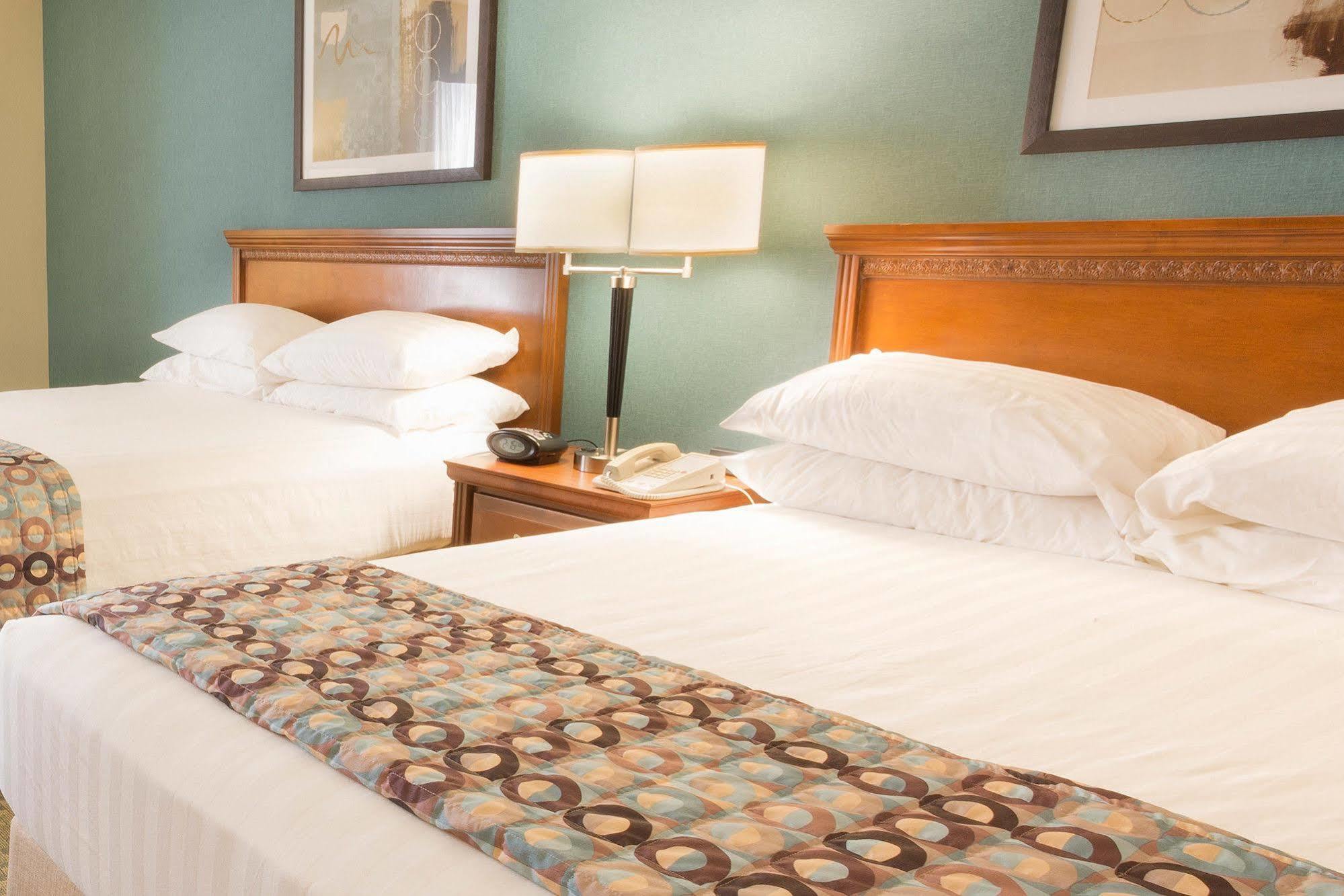 Drury Inn & Suites Birmingham Lakeshore Drive Buitenkant foto
