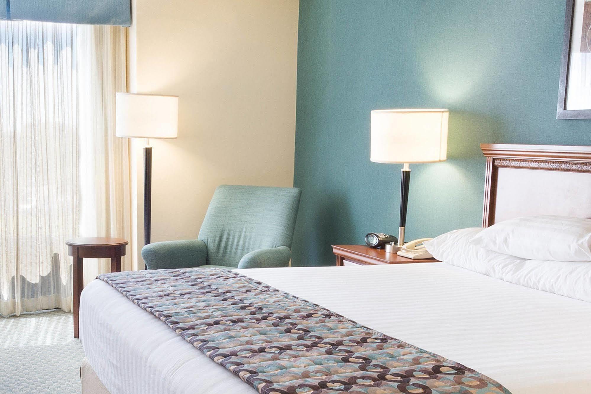 Drury Inn & Suites Birmingham Lakeshore Drive Buitenkant foto